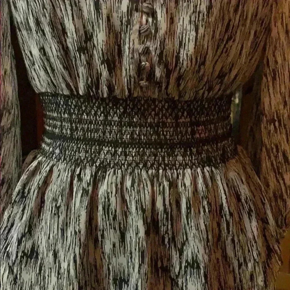 Beautiful blouse! - Picture 4 of 8